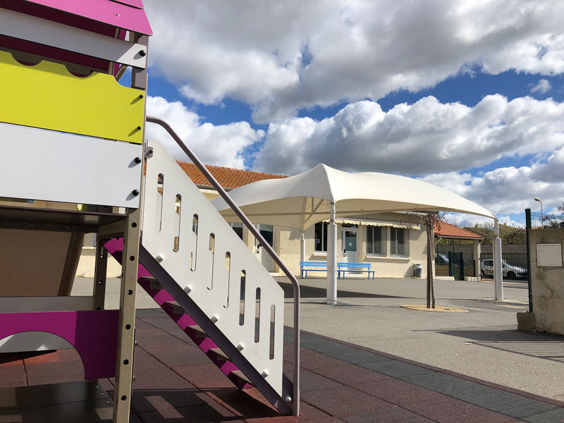 Texabri construit un préau d'école à la maternelle de Portiragnes