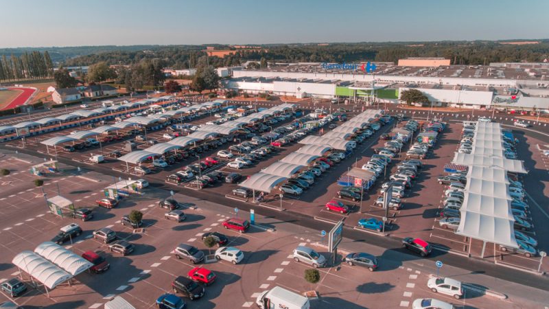 Texabri a construit une ombrière de parking pour Carrefour à Barentin