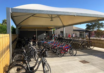 Texabri a conçu et fabriqué l'abri vélos du camping Océan Eden Village de l'Ile de Ré