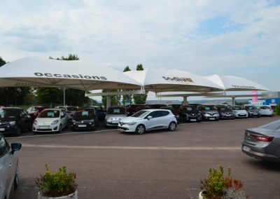 Texabri a conçu et fabriqué l'abri pour parc automobile de la concession Renault d'Avallon