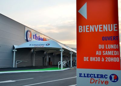 Texabri a conçu et fabriqué l'abri drive du e-Leclerc Drive de Reventin-Vaugris