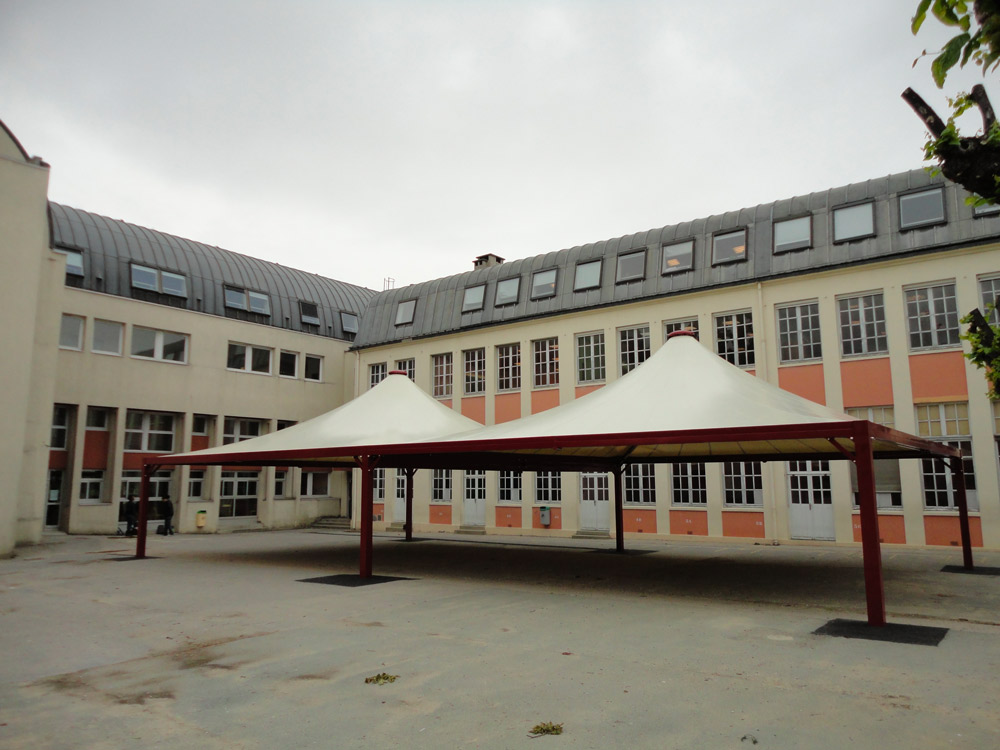 Texabri construit un préau d'école pour le collège Quentin de la Tour de Saint-Richaumont Texabri construit un préau d'école pour le collège Quentin de la Tour de Saint-Richaumont