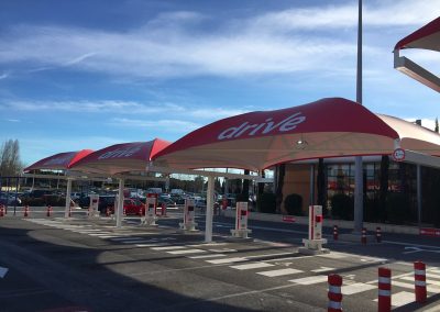 Texabri a construit l'abri drive du Carrefour de Nîmes Ouest