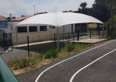 Texabri a conçu et fabriqué le Préau de l'école Marie Rivier de Fargues