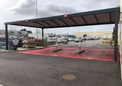 Texabri a conçu et fabriqué l'abri du Drive Intermarché de Bourg-Achard