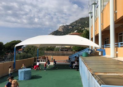 Texabri a conçu et fabriqué le préau de l'école Cabbe à Roquebrune-Cap-Martin