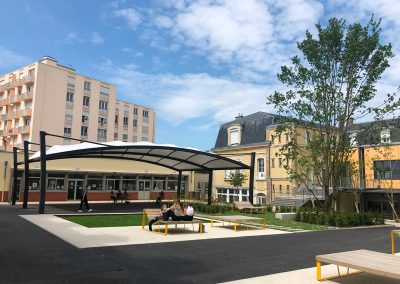 Texabri a conçu et fabriqué le préau du lycée Saint-Michel à Reims