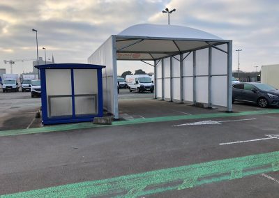 Texabri a conçu et fabriqué l'abri drive de parking de l'hypermarché Leclerc de Rezé