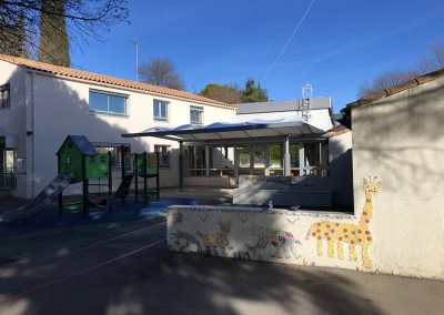 Texabri a conçu et fabriqué le préau de l'école de la Rompude à Saint-Gély-du-Fesc