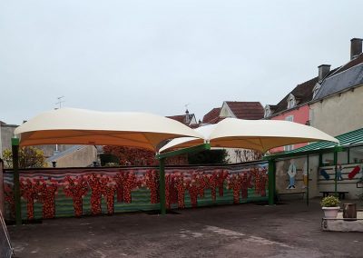 Texabri a conçu et fabriqué le préau de l'école Sainte-Marie à Chaumont