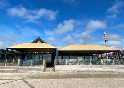 Texabri a conçu et fabriqué l'abri de terrasse de la Brasserie L'Océan Bistr'o de la mer à Neufchatel-Ardelot