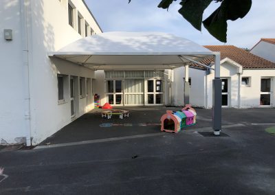 Texabri a conçu et fabriqué le préau de l'école maternelle de Breuillet