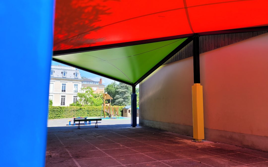 Préau d’école maternelle : institut Saint-Pierre, à Brunoy